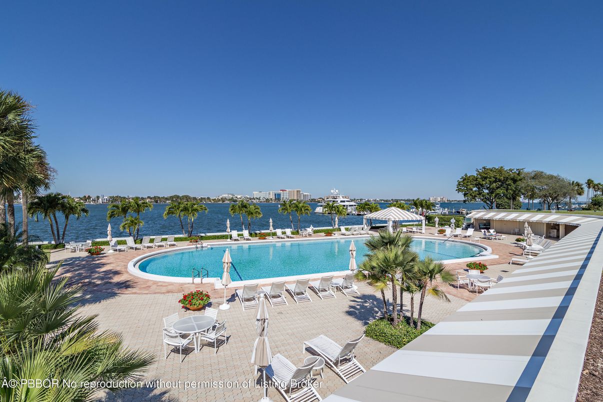 Exterior, Pool, Water