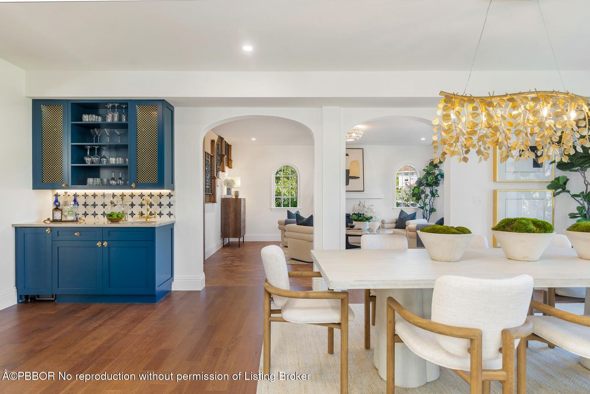 Chandelier, Dining room, Interior, Living room, Pendant Lights, Recessed Lighting, Wood Texture Flooring