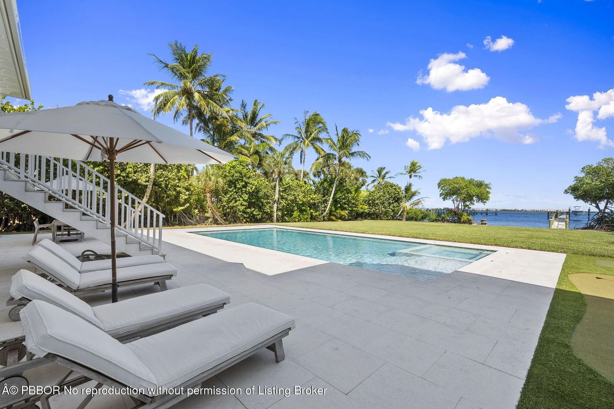 Exterior, Pool, Water