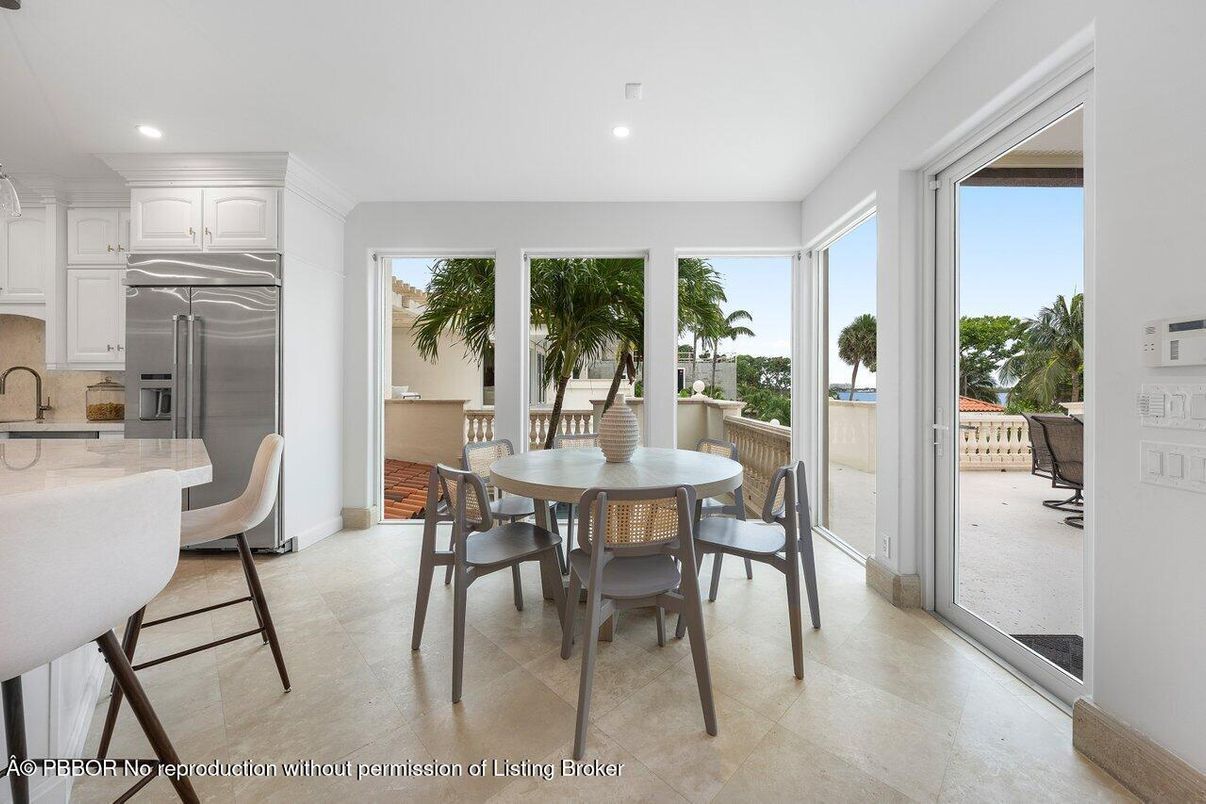 Dining room, Interior, Kitchen, Recessed Lighting