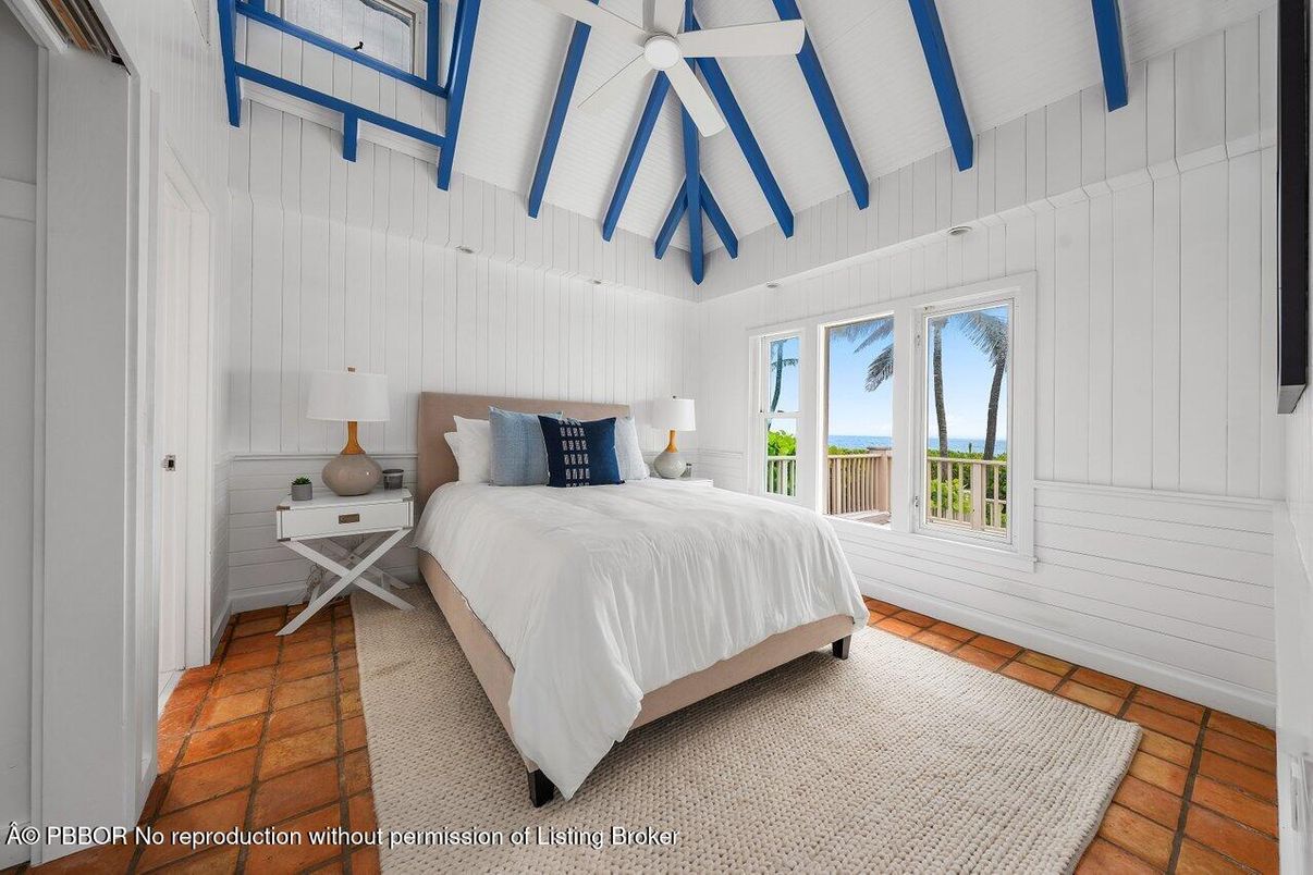 Bedroom, Interior, Water