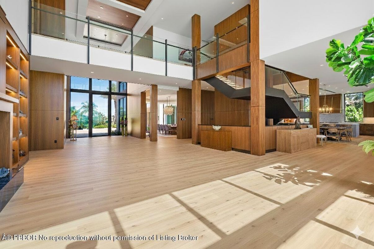 Dining room, Fireplace, Interior, Recessed Lighting, Wood Texture Flooring