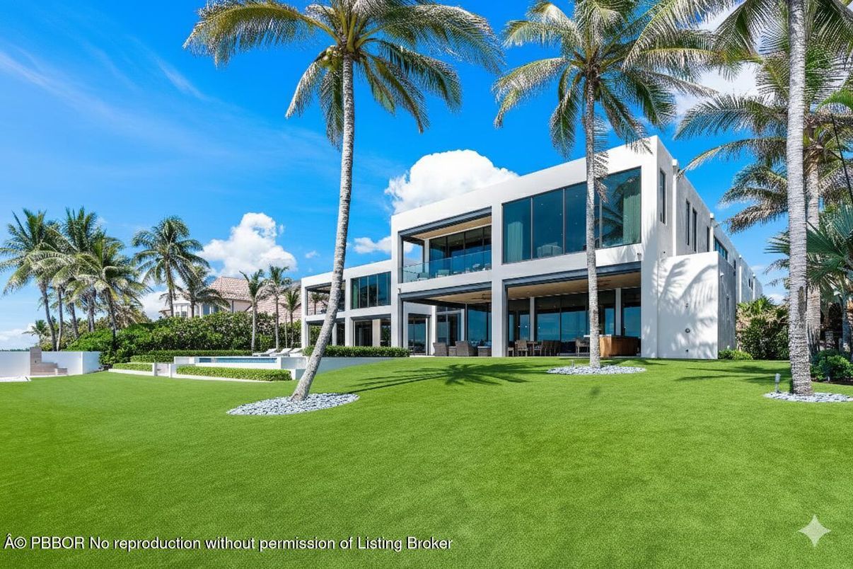 Backyard, Exterior, Facade, Modern