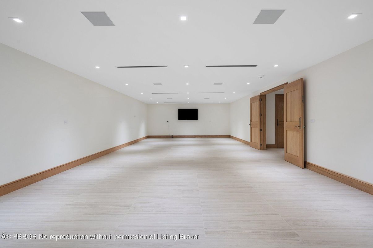 Empty room, Interior, Recessed Lighting