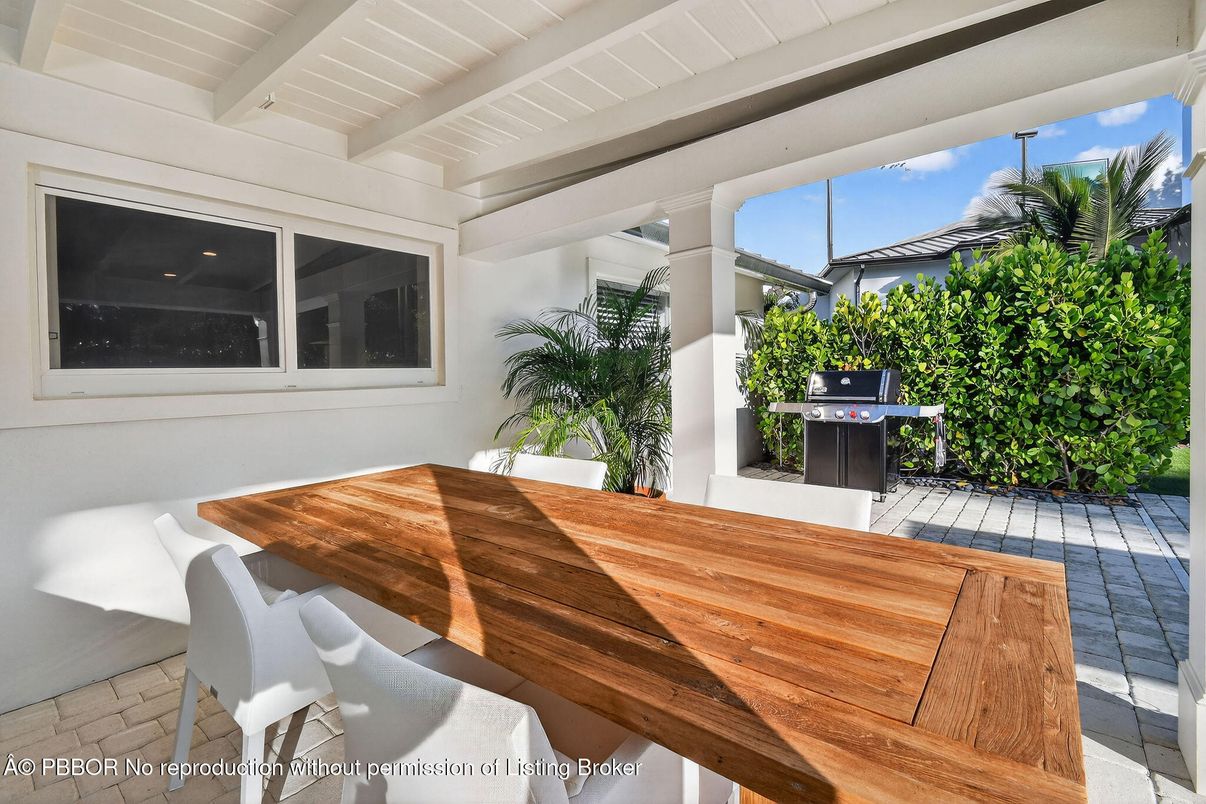 Dining room, Interior