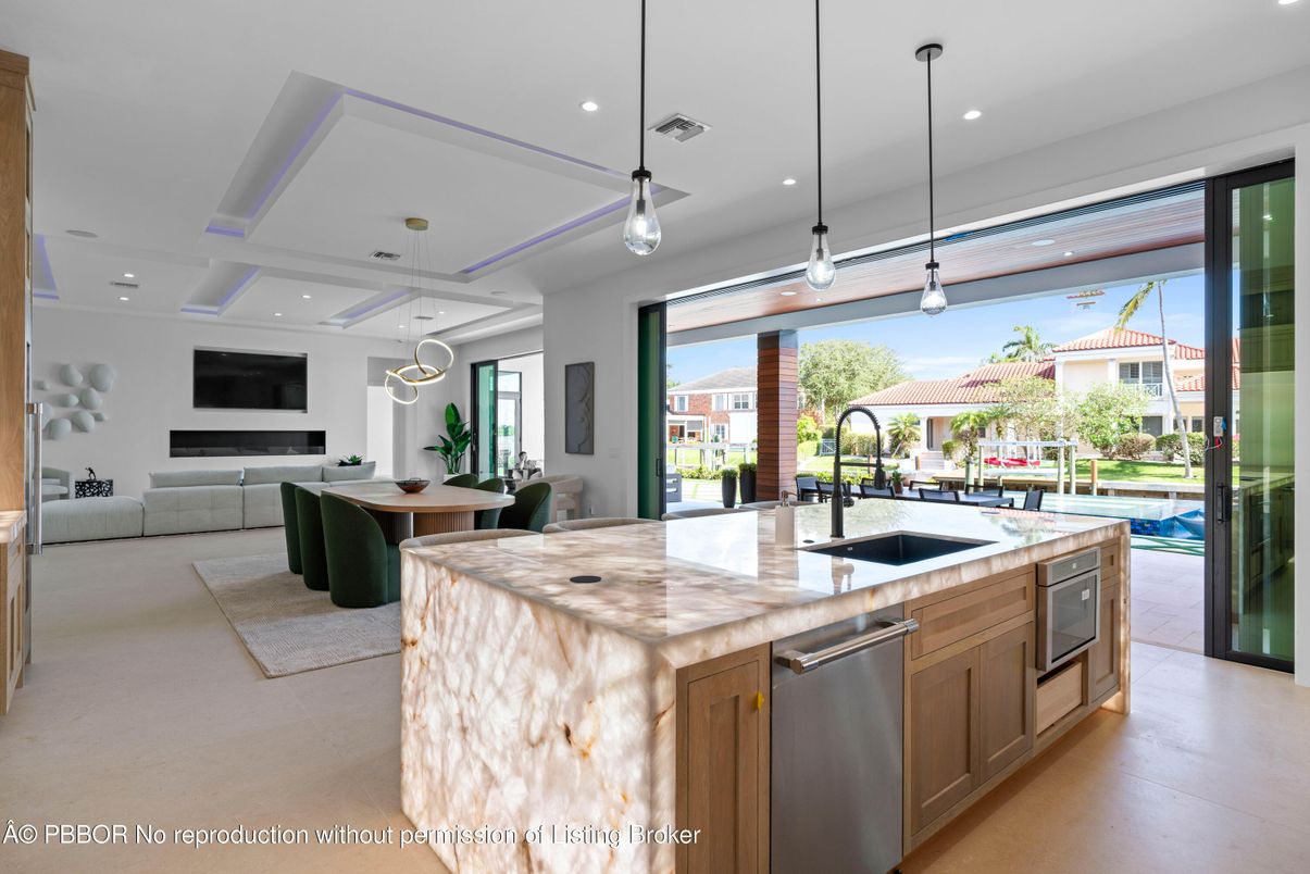 Dining room, Interior, Kitchen, Living room, Pendant Lights, Recessed Lighting, Stainless Steel Appliances