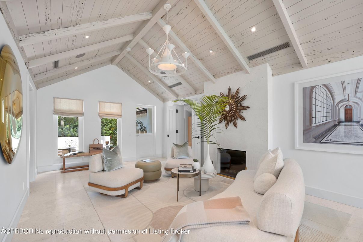 Interior, Living room, Pendant Lights, Recessed Lighting, Wooden Ceilings
