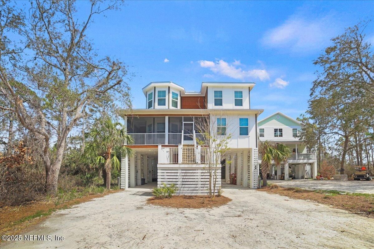 Attached, Backyard, Exterior, Facade, American Foursquare