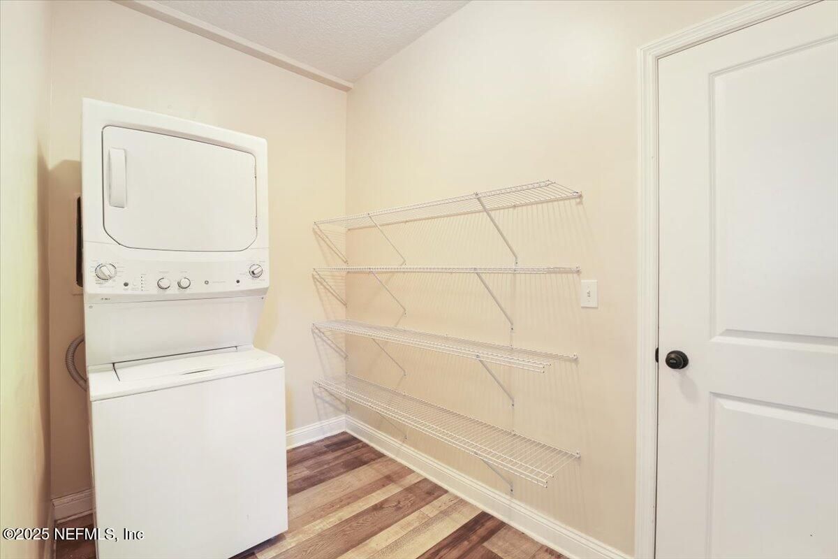 Interior, Utility Closets, Washer, Wood Texture Flooring