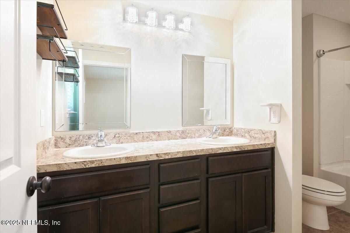 Bathroom, Dual Sink Vanities, Interior