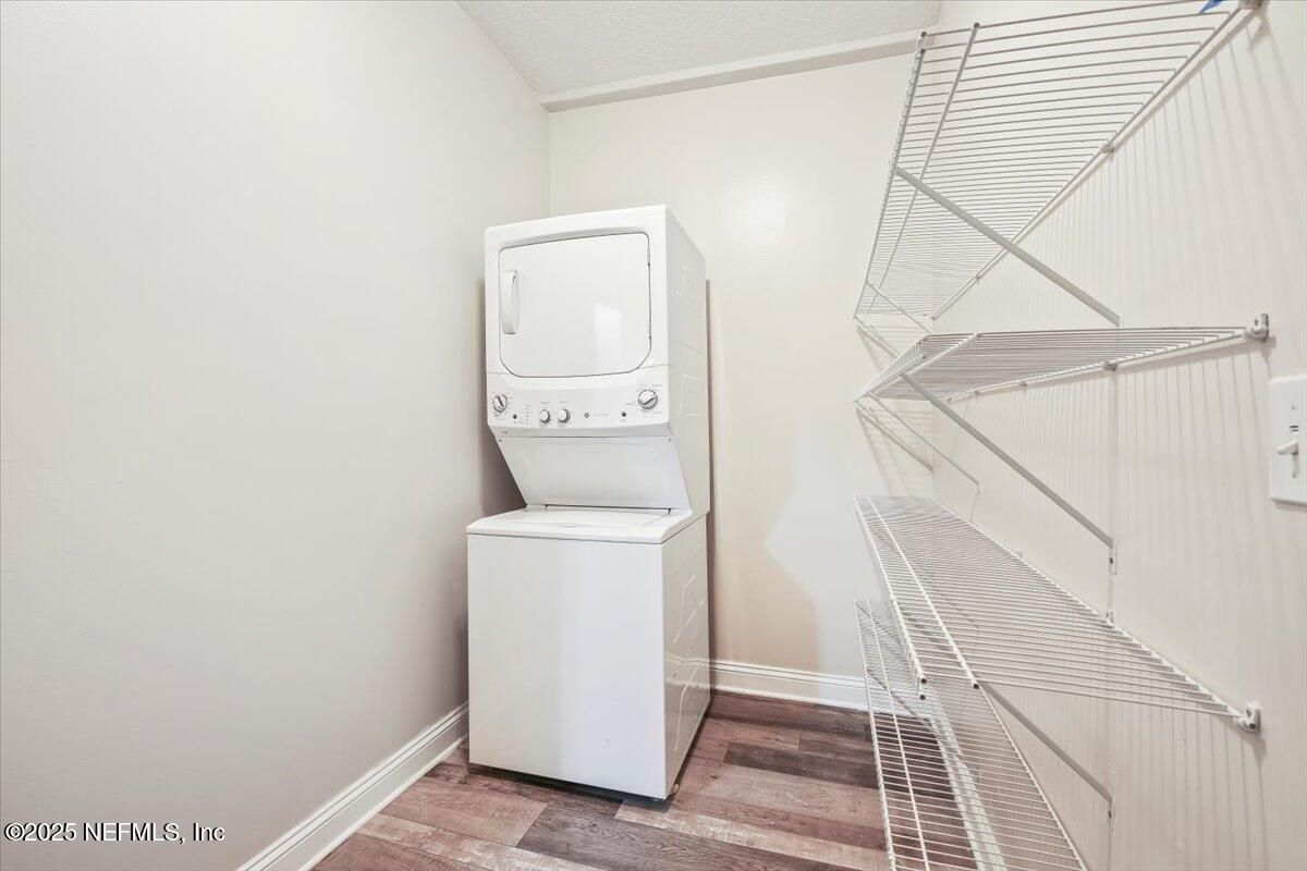 Interior, Utility Closets, Washer, Wood Texture Flooring