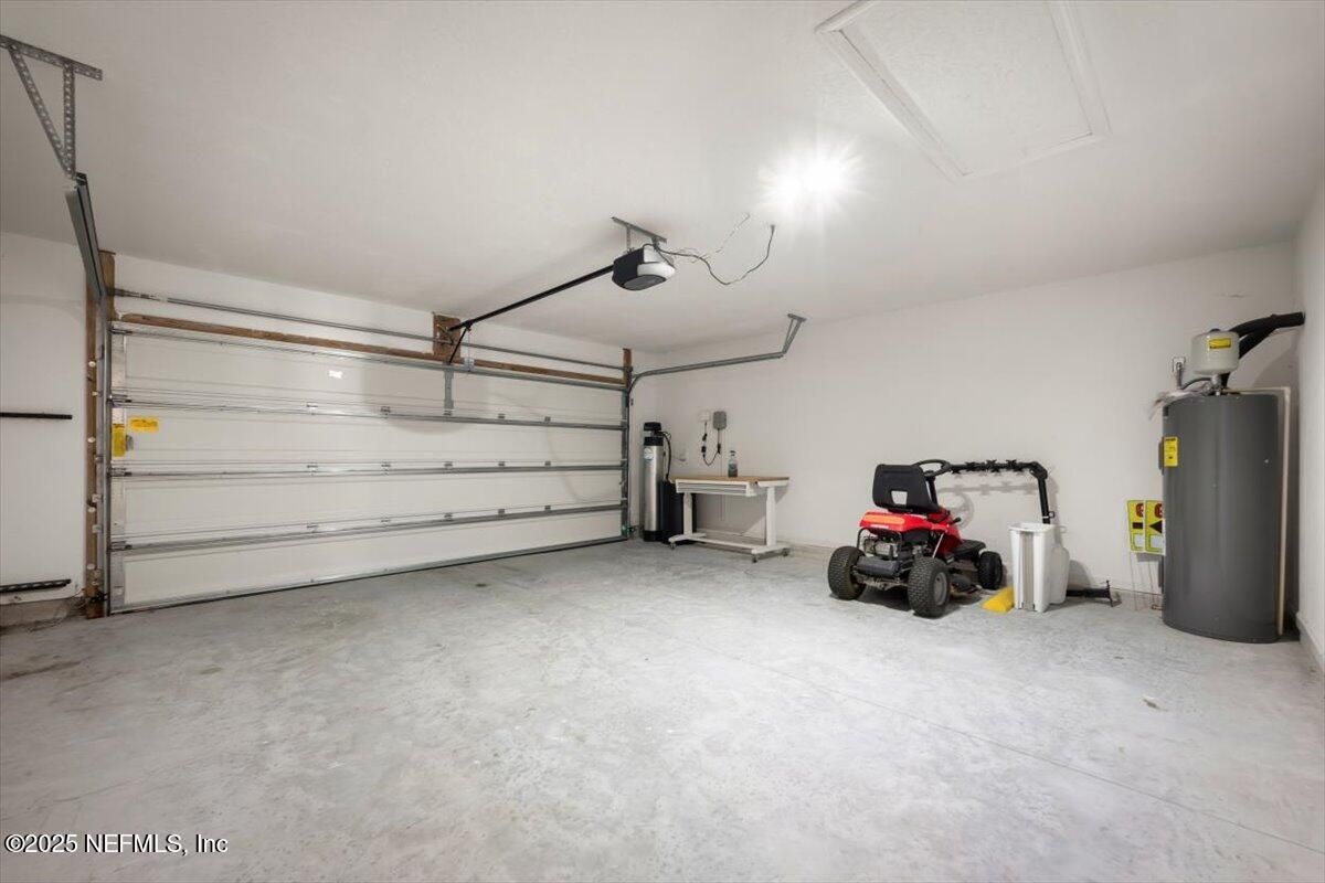 Garage, Interior