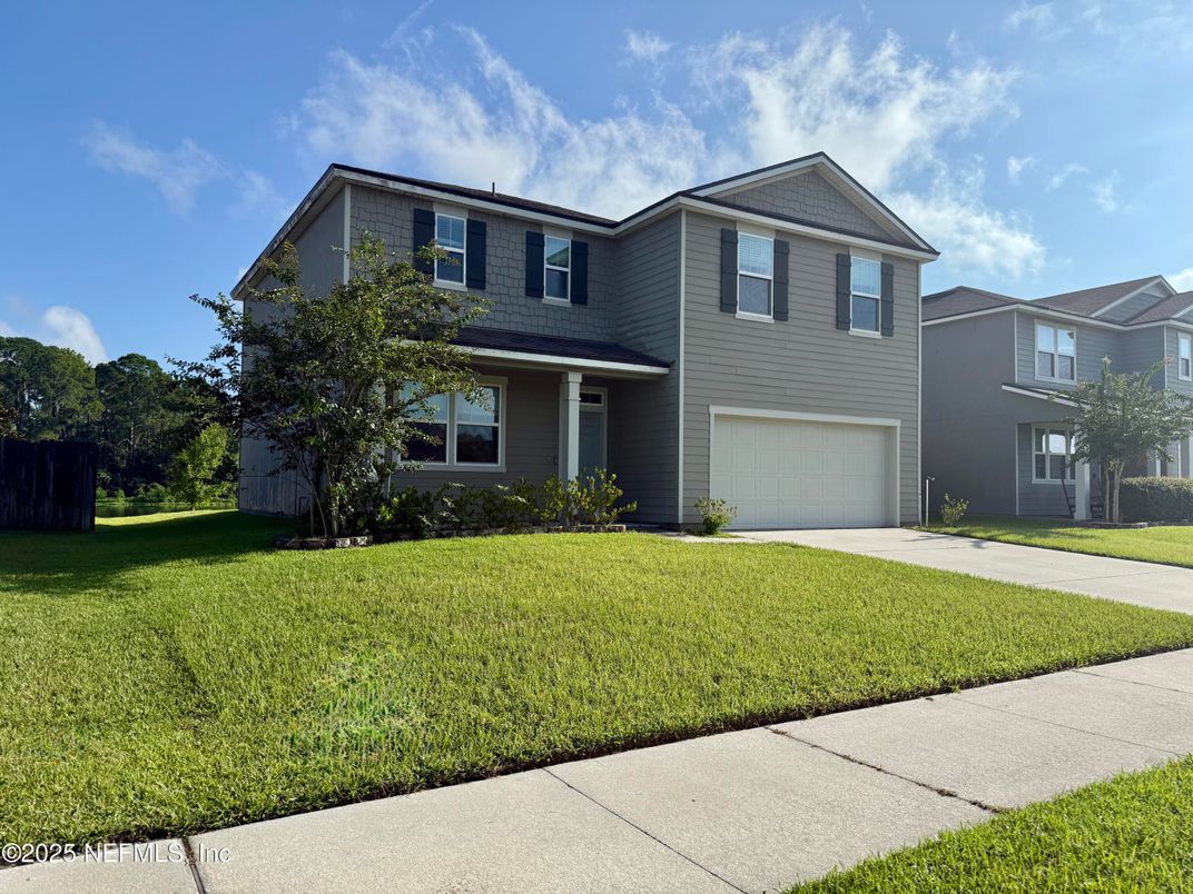 Attached, Exterior, Facade, Farmhouse