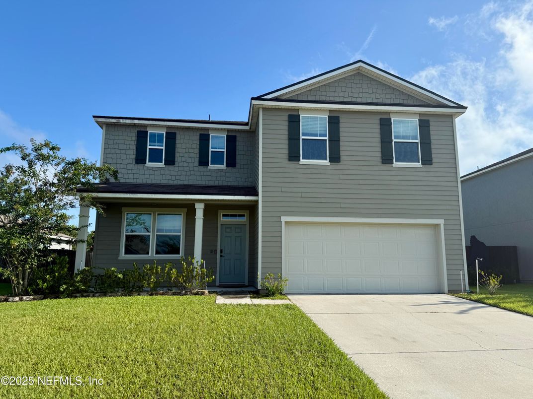 Attached, Exterior, Facade, Split Level