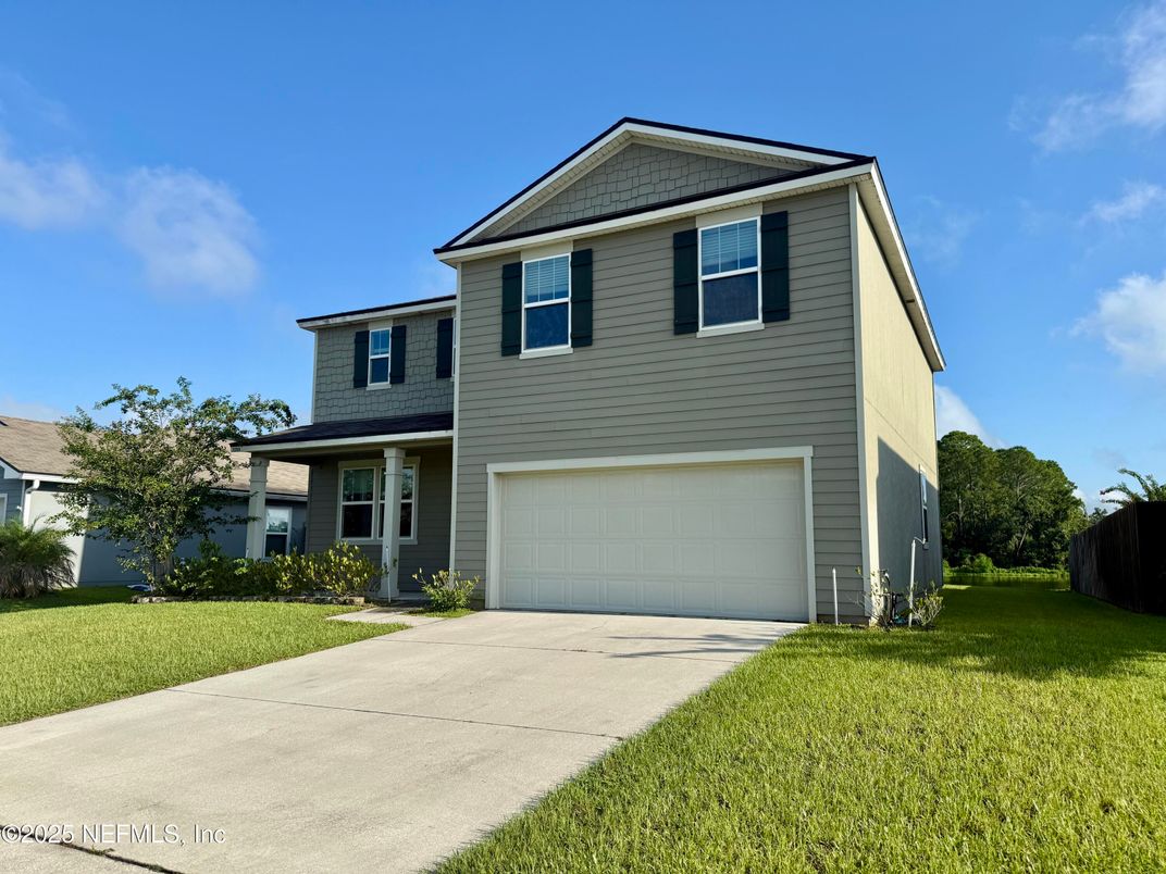 Attached, Exterior, Facade, Split Level