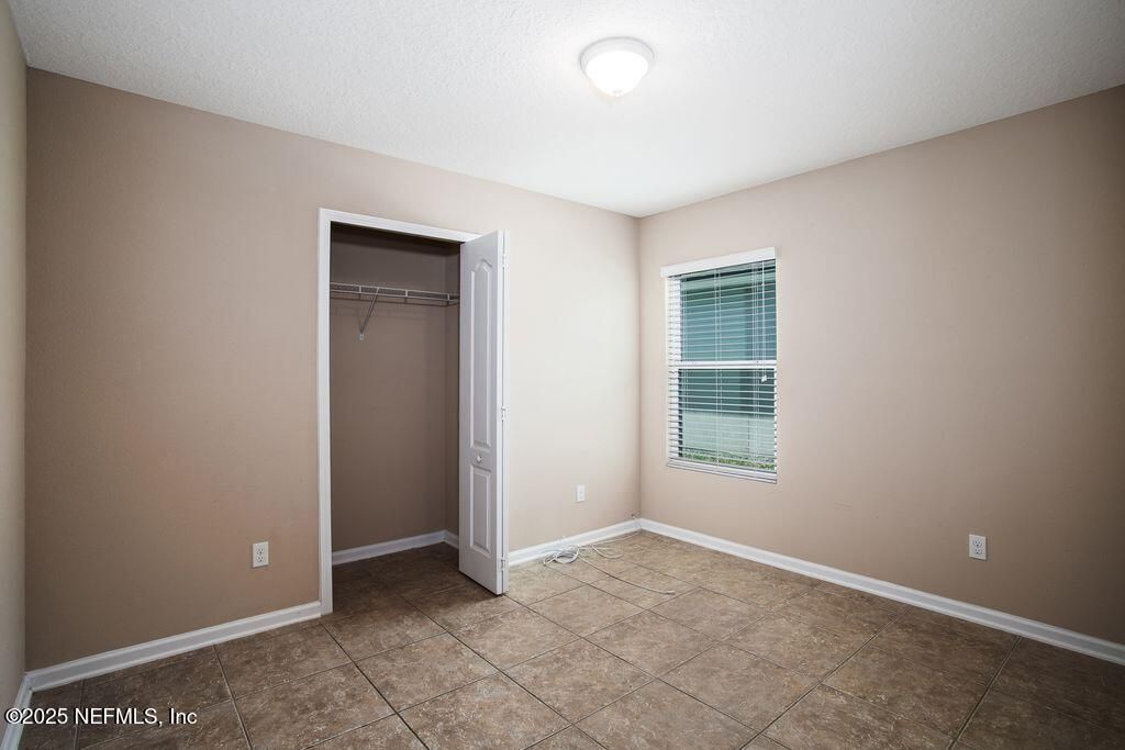 Empty room, Interior, Walk-in Closets