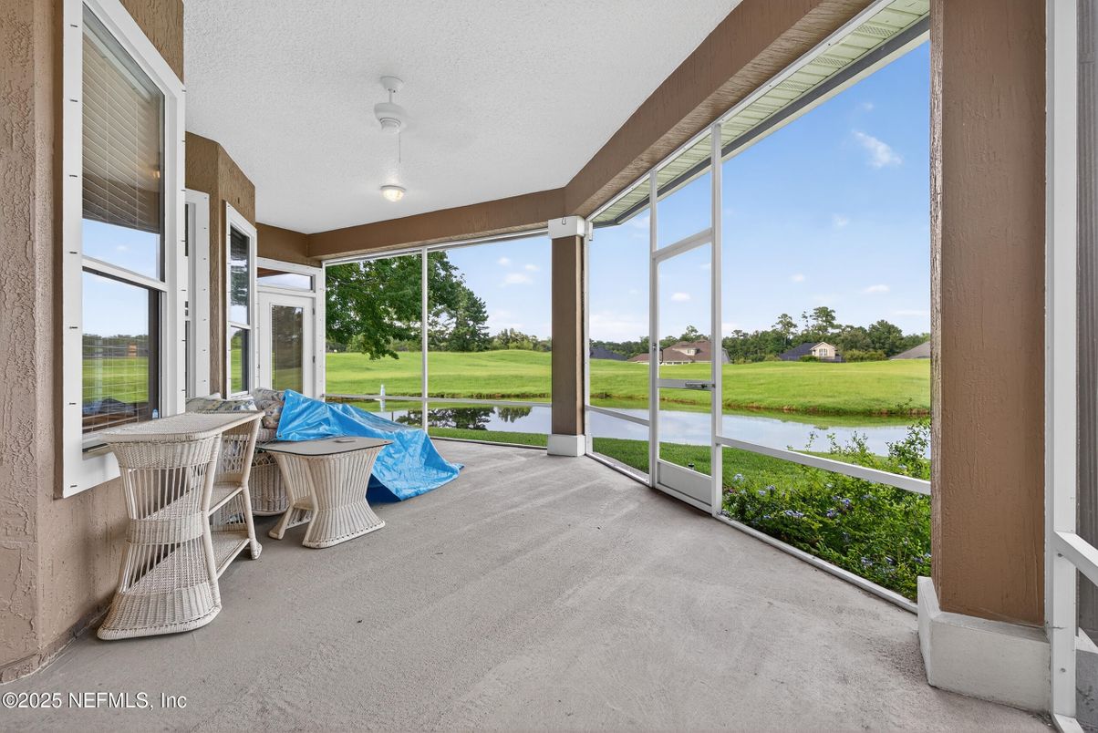 Interior, Sun Room, Water