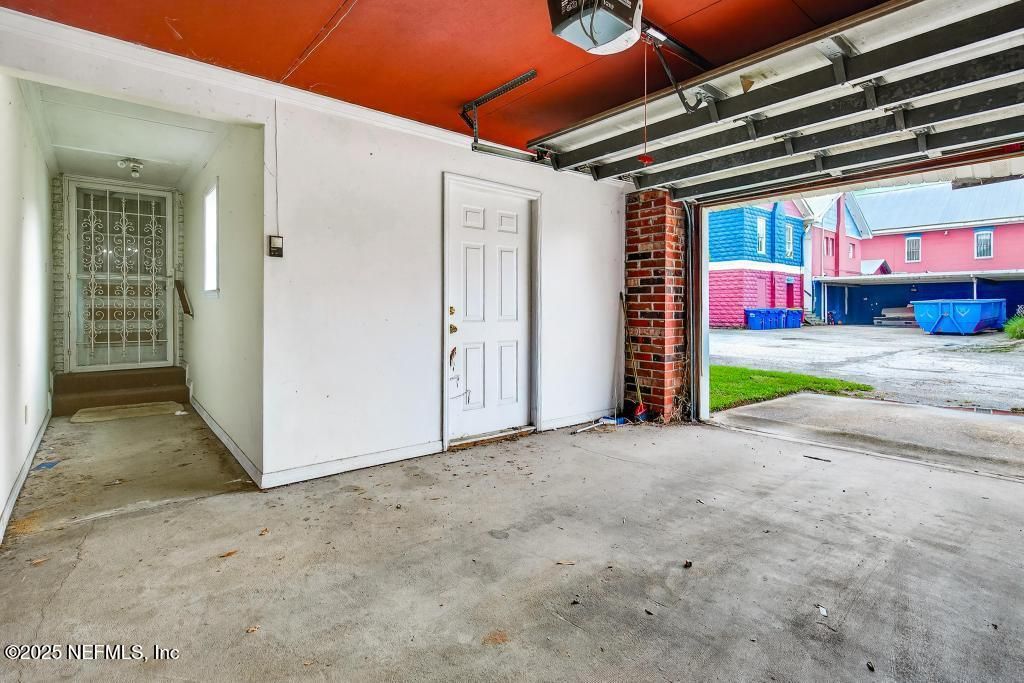 Garage, Interior, Stone Walls