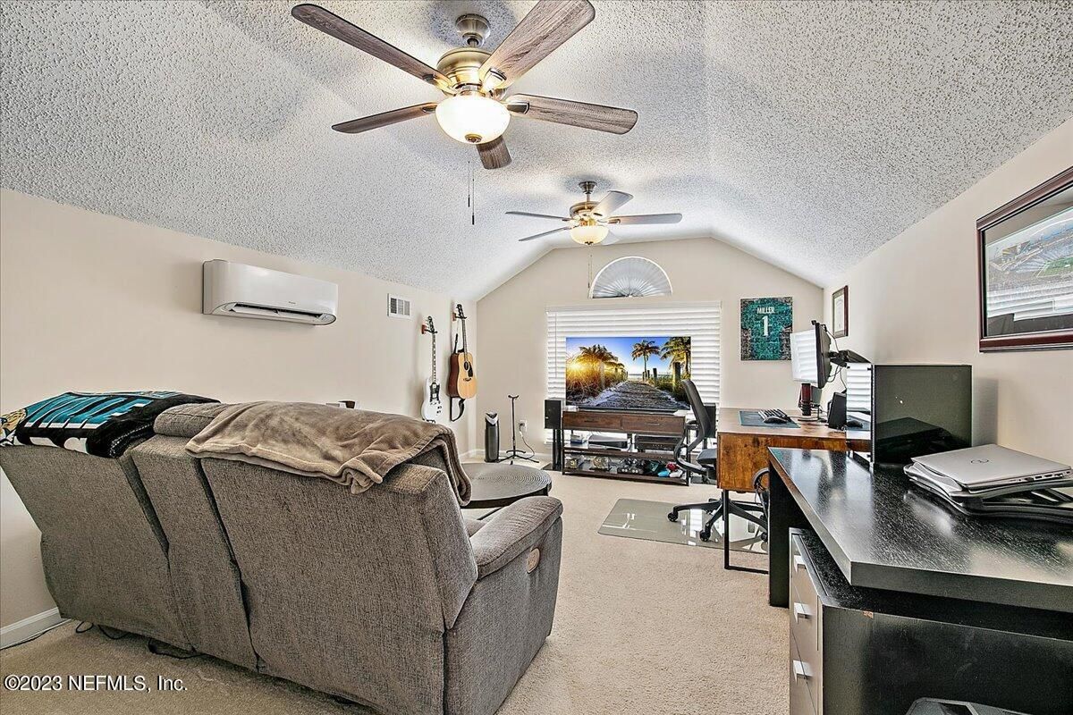 Home Office, Interior