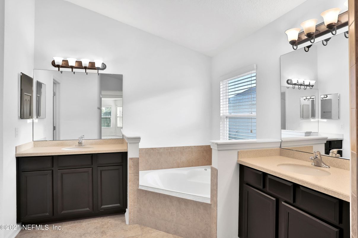 Bathroom, Dual Sink Vanities, Interior