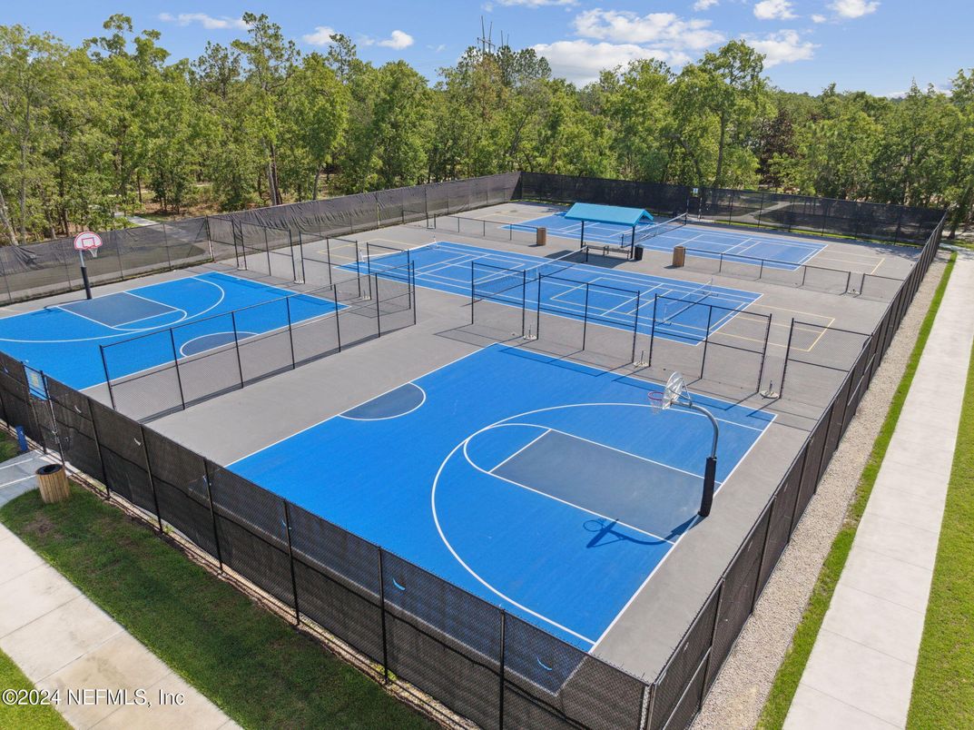 Exterior, Tennis Courts