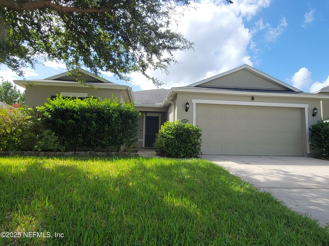 Attached, Exterior, Facade, Ranch