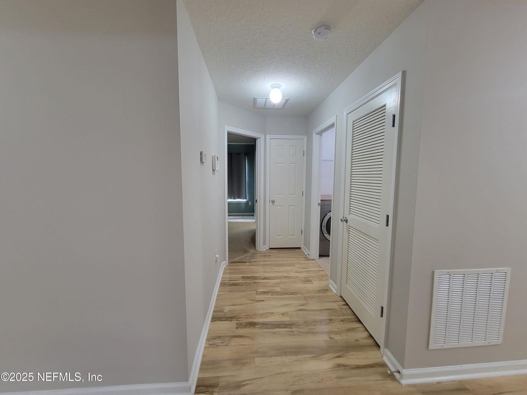 Interior, Utility Closets, Washer, Wood Texture Flooring