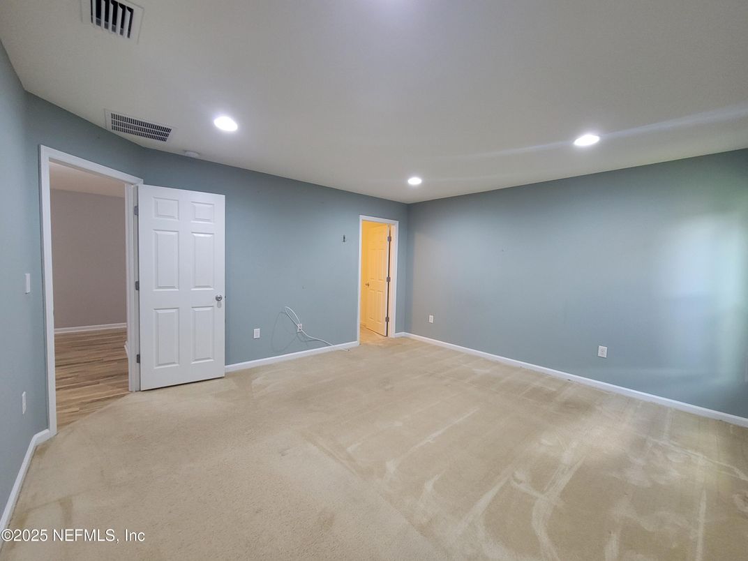 Empty room, Interior, Recessed Lighting