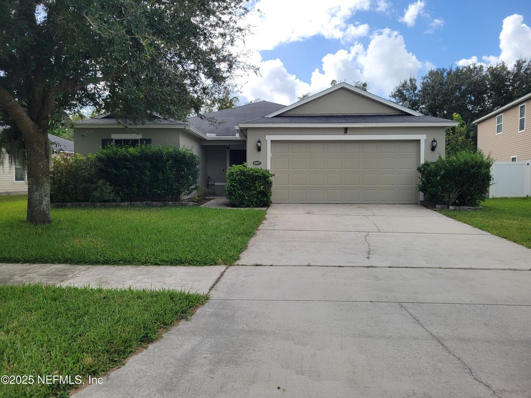 Attached, Exterior, Facade, Ranch