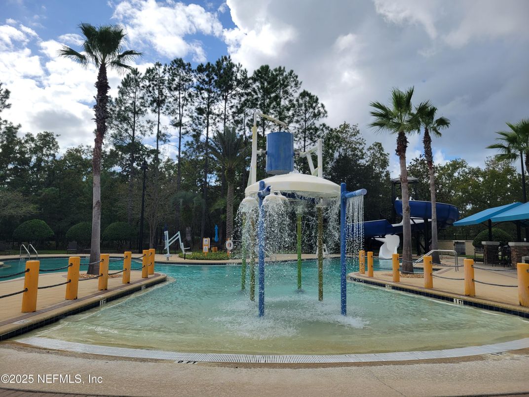 Exterior, Playground, Pool