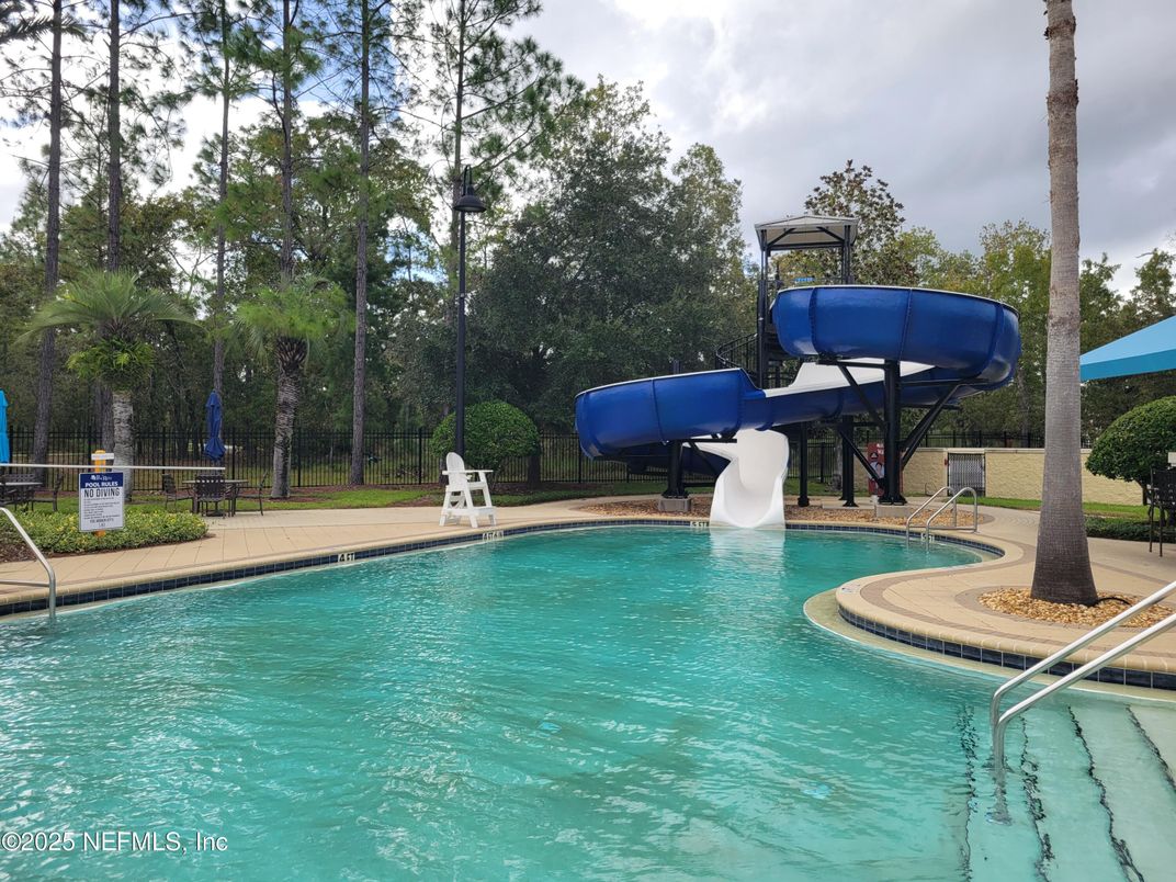 Exterior, Playground, Pool