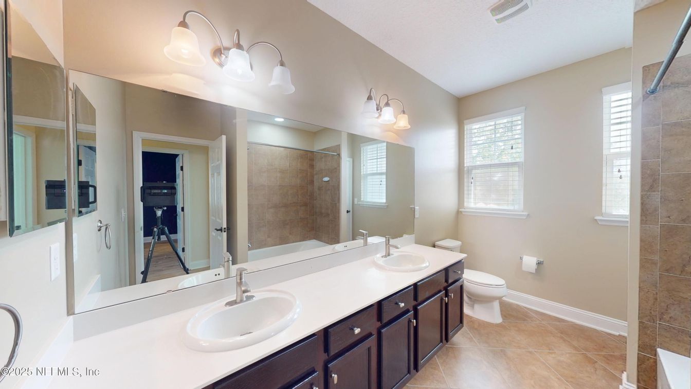 Bathroom, Dual Sink Vanities, Interior