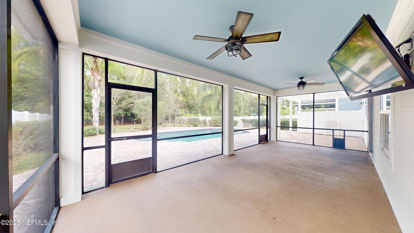 Empty room, Interior, Sun Room
