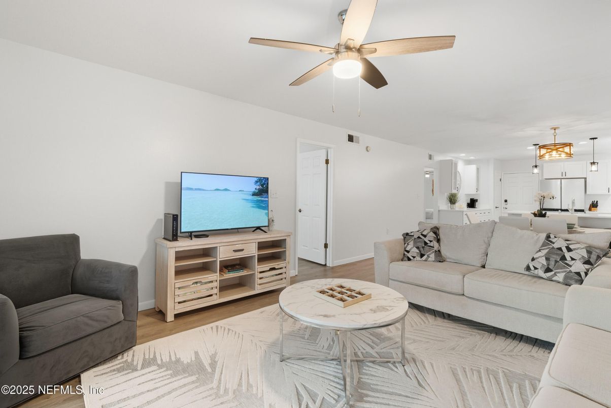 Dining room, Interior, Kitchen, Living room, Pendant Lights, Wood Texture Flooring