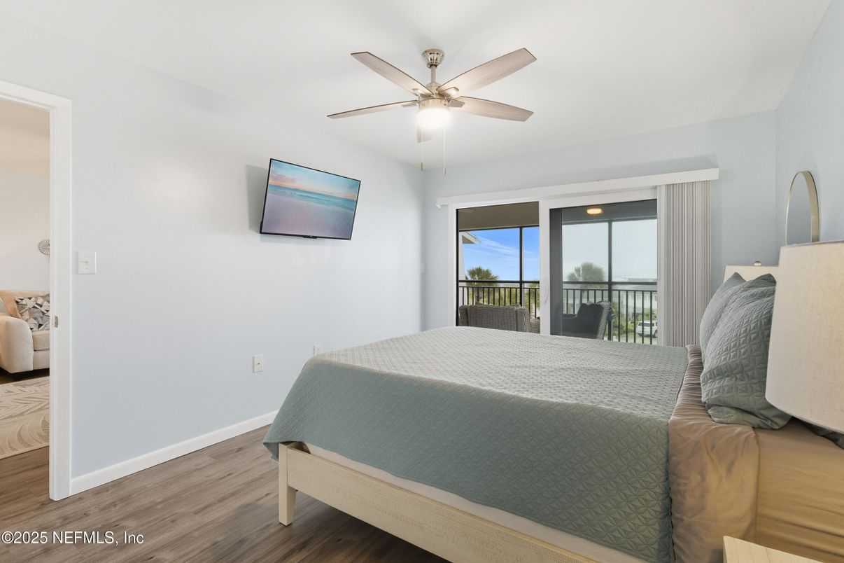 Bedroom, Interior, Water, Wood Texture Flooring