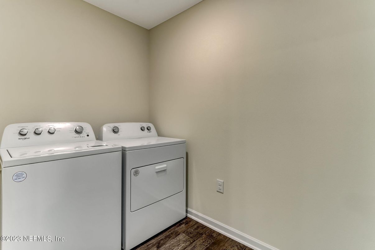 Interior, Washer, Wood Texture Flooring