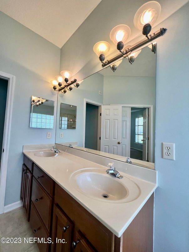 Bathroom, Dual Sink Vanities, Interior