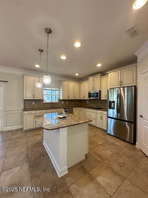 Interior, Kitchen, Pendant Lights, Recessed Lighting, Stainless Steel Appliances
