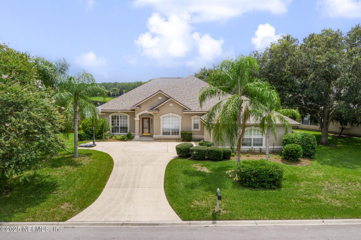 Exterior, Facade, French Provincial