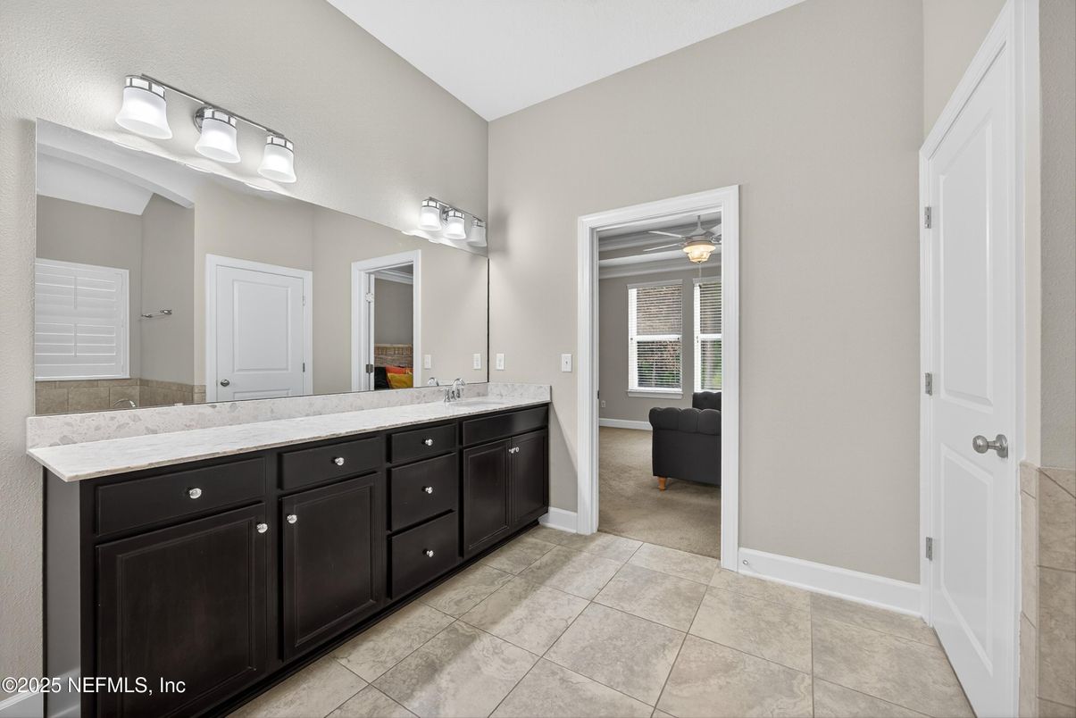 Bathroom, Dual Sink Vanities, Interior