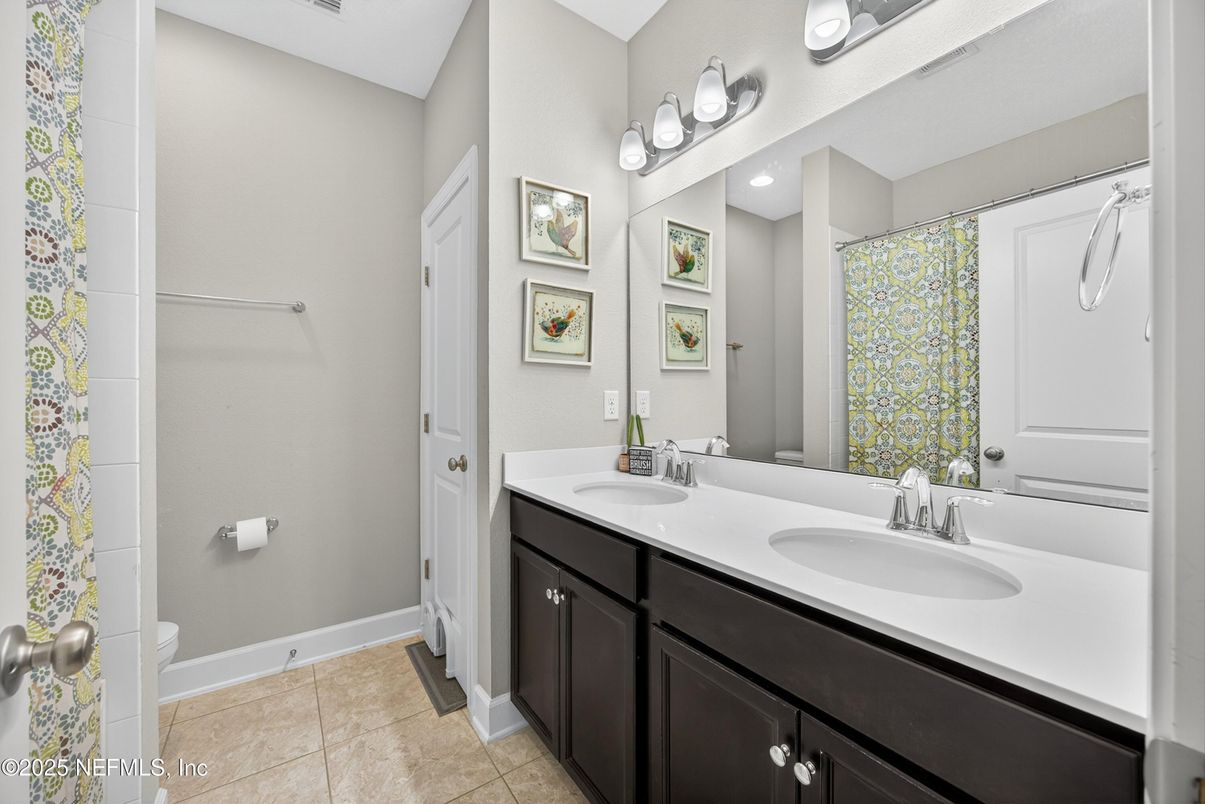 Bathroom, Dual Sink Vanities, Interior