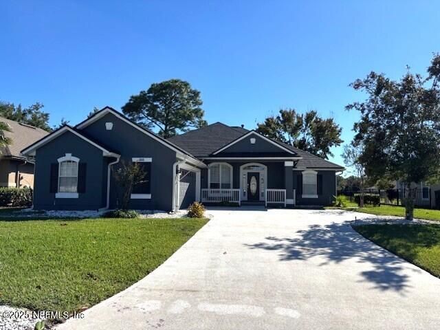 Backyard, Exterior, Facade, Ranch