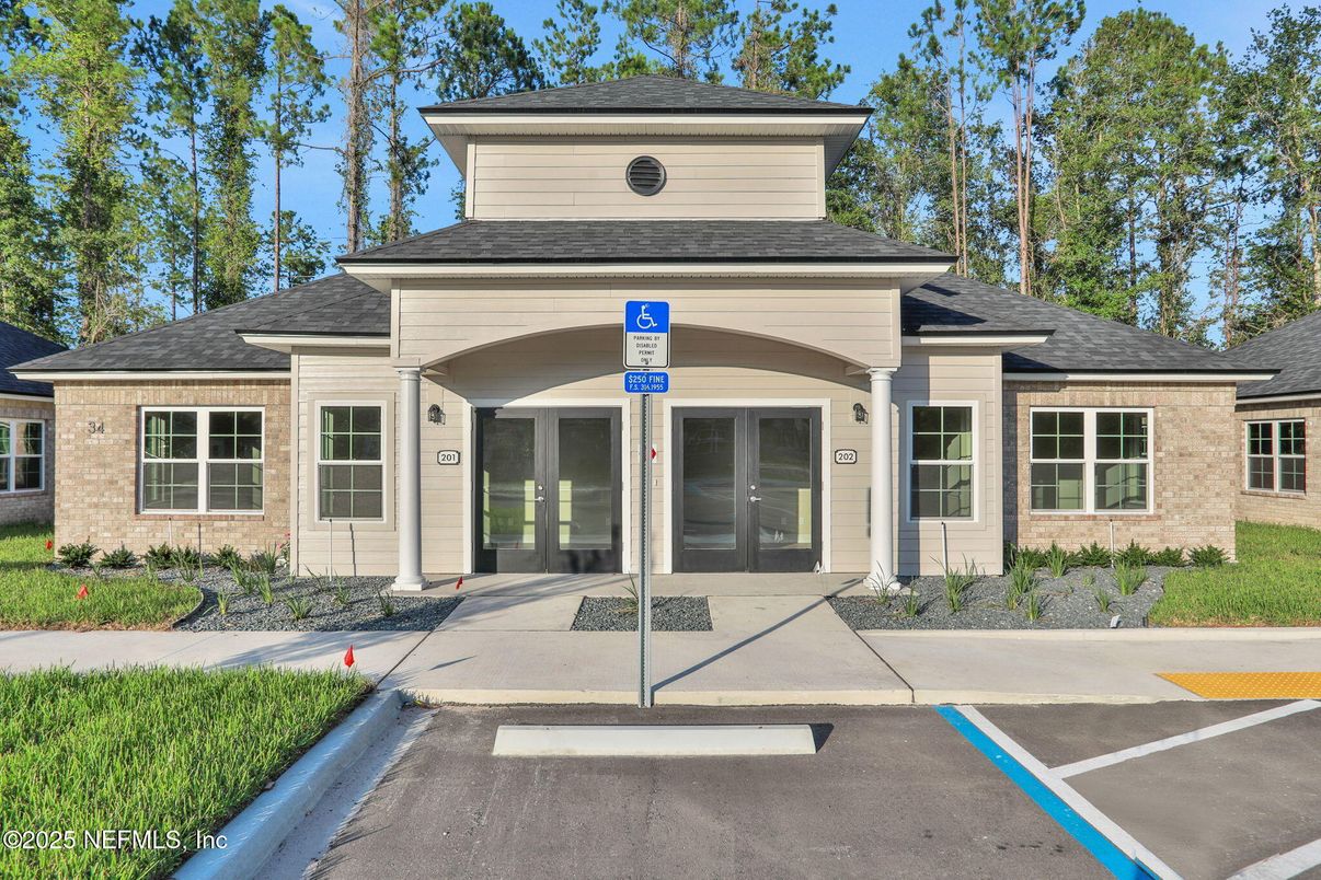 Exterior, Facade, French Provincial