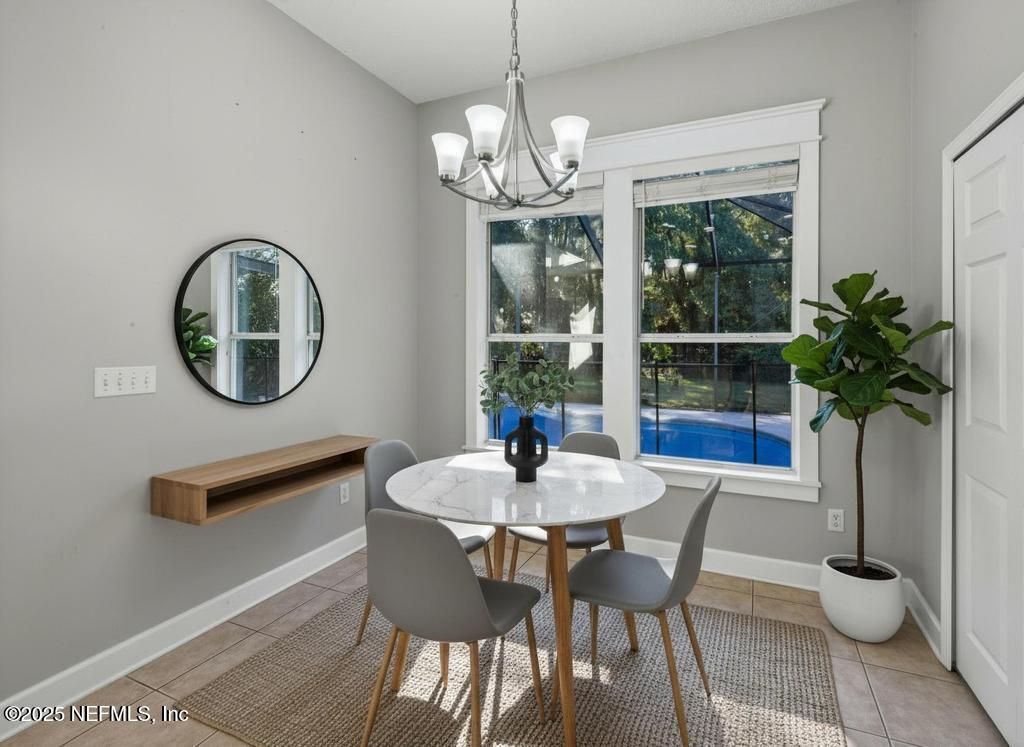 Chandelier, Dining room, Interior