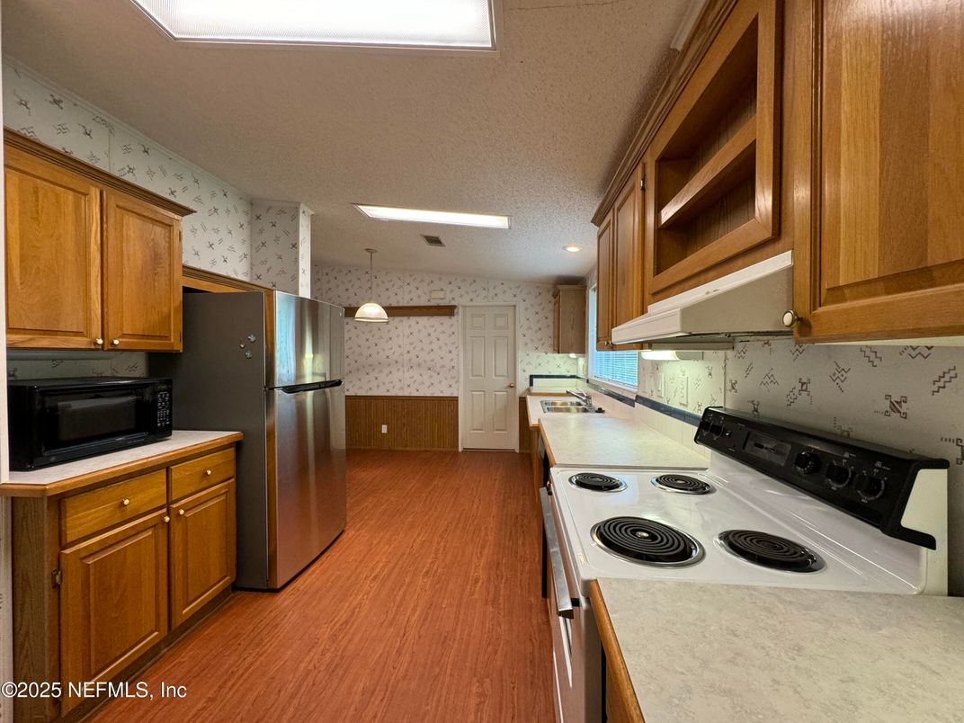 Interior, Kitchen, Pendant Lights, Recessed Lighting, Wood Texture Flooring