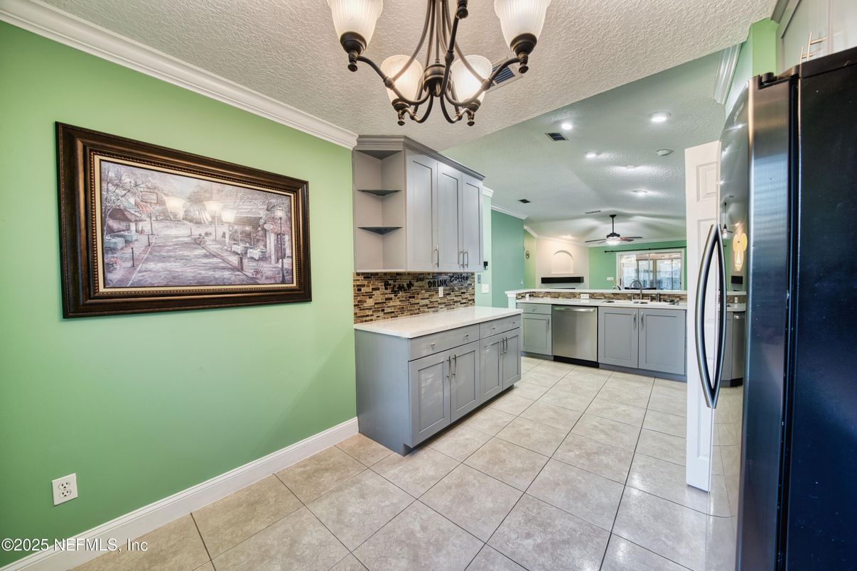 Chandelier, Interior, Kitchen, Recessed Lighting, Stainless Steel Appliances