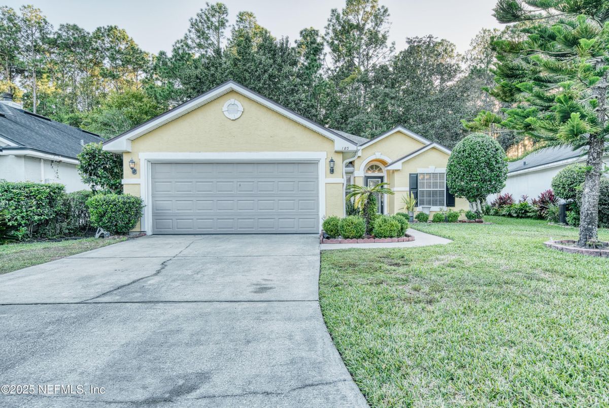 Attached, Exterior, Facade, Ranch