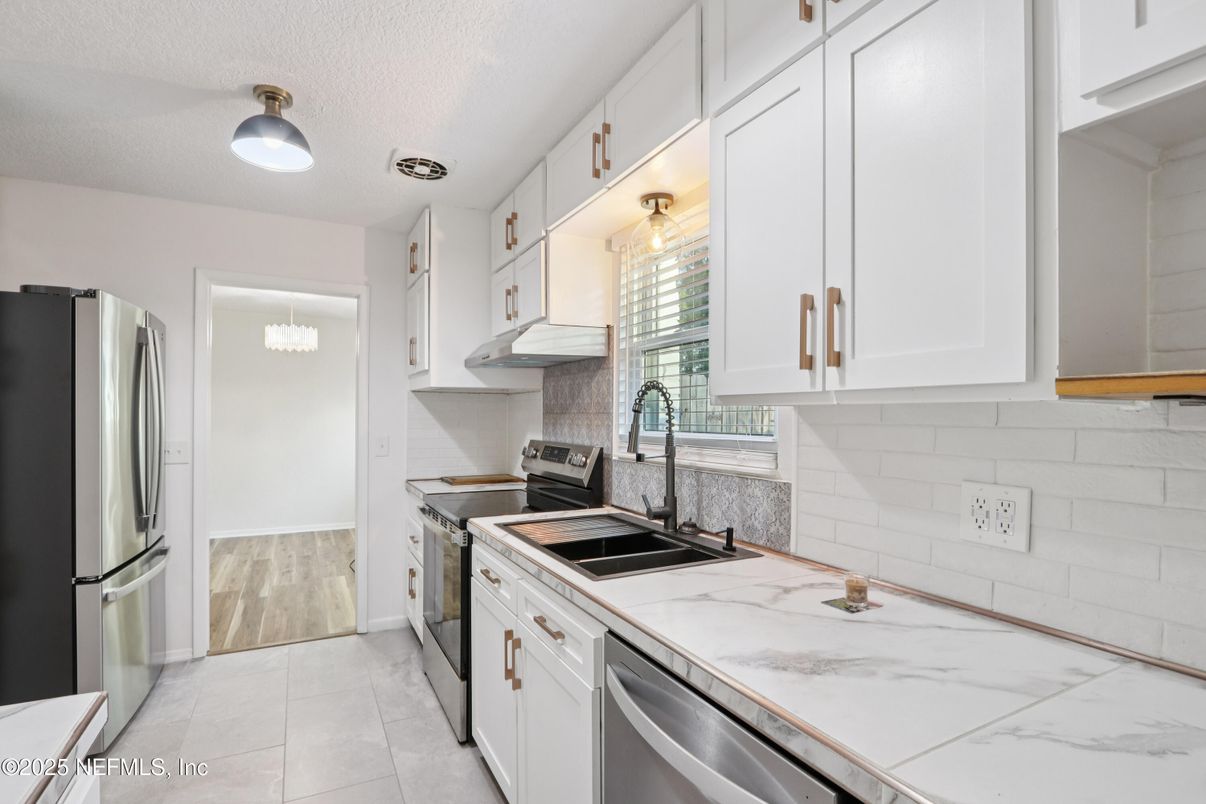Interior, Kitchen, Stainless Steel Appliances