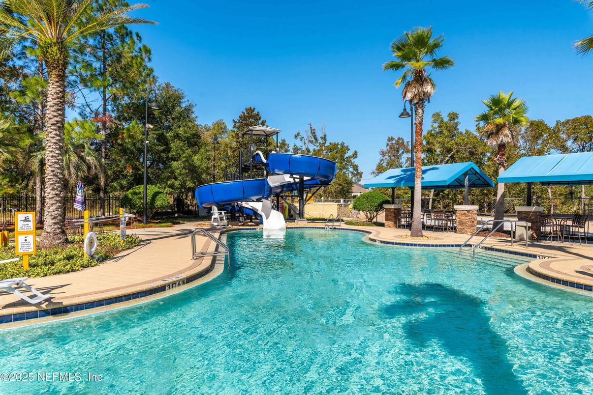 Exterior, Playground, Pool