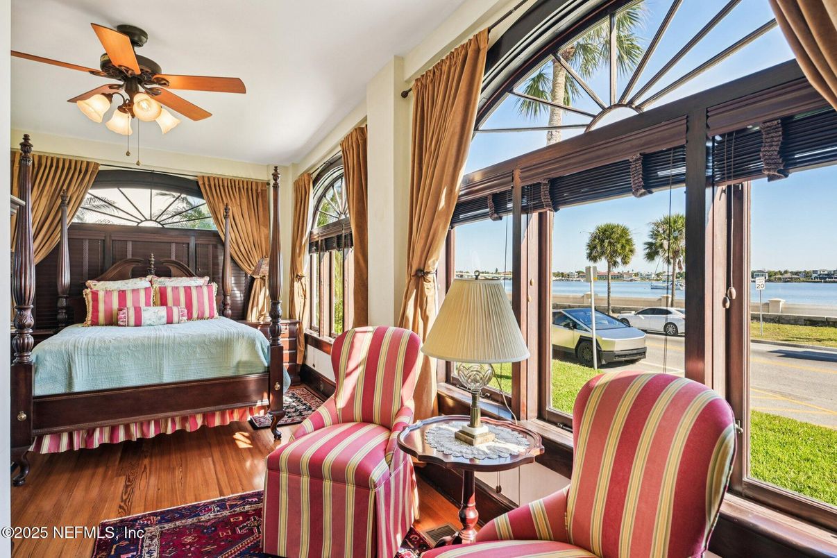 Bedroom, Interior, Sun Room, Water, Wood Texture Flooring